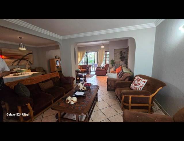 3 BEDROOM CLUSTER FOR SALE IN SUNWARD PARK